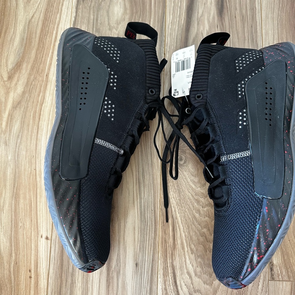 Men's Adidas Dame 5 Basketball Black Athletic Shoes, size 11.5 - Picture 3 of 7